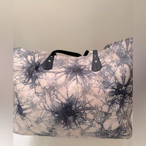 Cynthia Vincent large canvas like material shoulder bag . See photos for color.